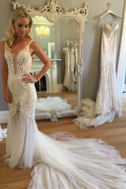 Beach Wedding Dress with Deep V-neck and Lace Appliques Mermaid Lace
