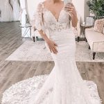V-neck Mermaid Wedding Dress with Short Train and Half Sleeve Tulle Applique