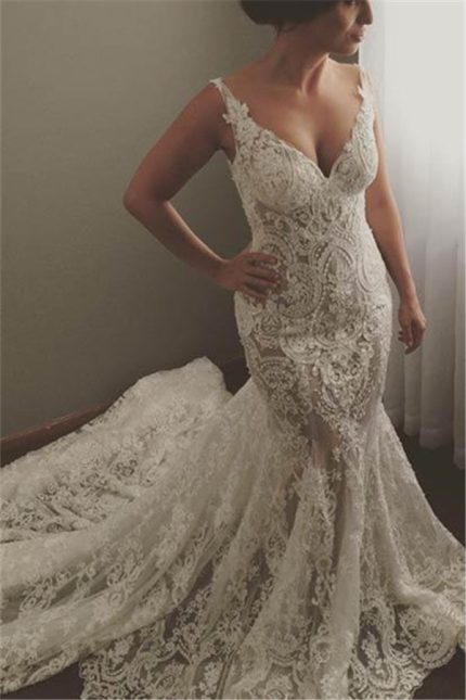 Modern Sleeveless V-Neck Mermaid Bridal Gowns with Lace Appliques
