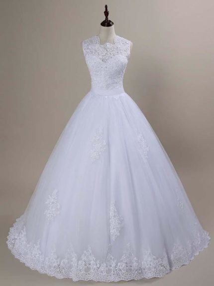 Modest Ball Gown Wedding Dresses with Lace Covered Buttons