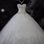 Modest Beach Sexy Boho Wedding Dress with Sweetheart Neckline and Lace