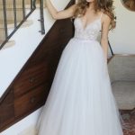 Elegant A-Line Tulle Wedding Dress with Lace Appliques