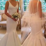 Latest Trend Mermaid V-neck Sleeveless Wedding Dress with Simple and Backless Style