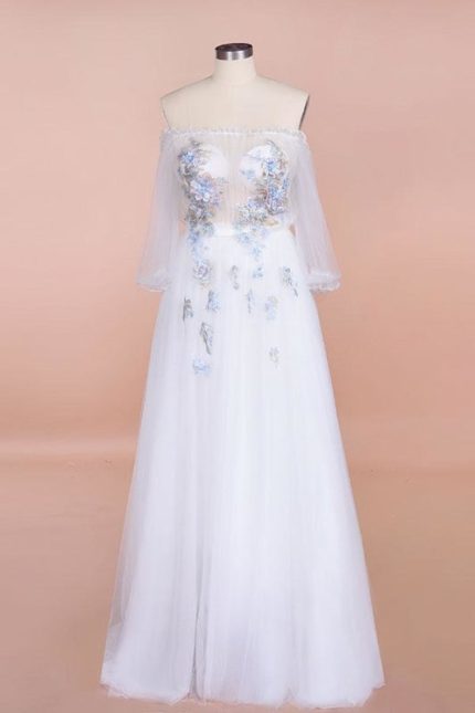 Tulle Wedding Dress with Appliques in Off-the-Shoulder Design
