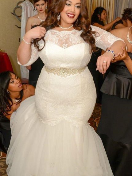 Long Mermaid Tulle Lace Wedding Dresses with Sleeves perfect for Plus Size Brides