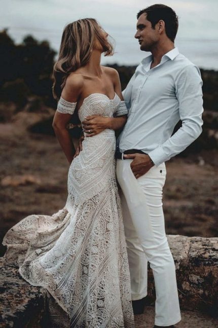 Sweetheart Neck Rustic Boho Wedding Dress in Ivory Lace for Beach Weddings