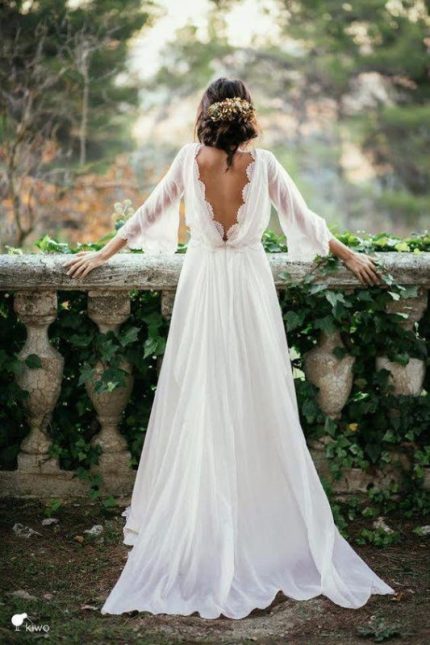 Sexy Long Chiffon Beach Wedding Dress with 3/4 Sleeves and Backless Design