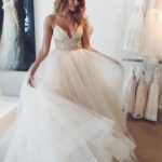 Ivory Tulle Ball Gown Wedding Dress with Sexy A-line V-neck and Spaghetti Straps
