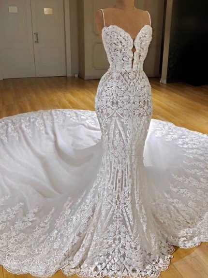 Sexy Long Mermaid V-neck Wedding Dress with Spaghetti Straps and Appliques Lace