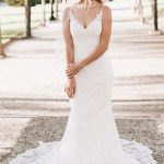Straps Court Train Lace Sheath/Column V-Neck Bridal Wedding Dress
