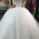 Sweetheart Tulle Sleeveless Ball Gown Bridal Wedding Dress with Shiny Beaded Details