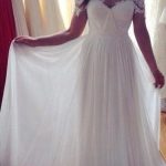 Simple Ivory Chiffon Beach Wedding Dress with A-Line Silhouette and Appliques