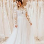 Long A-Line Off-the-Shoulder Tulle Lace Wedding Dress With Sleeves Simple and Enchanting