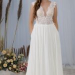 Sleeveless Beach Wedding Dresses with Pocket Simple and Practical
