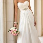 Pleated Bridal Dresses with Sweetheart Neckline and Sleeveless Design in Sheath Style