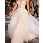 Sweetheart Neckline Bridal Gowns with Sleeveless Design A-Line Silhouette and Lace Flora Details