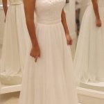 Chiffon A-Line Wedding Dress with Sleeveless Design and Lace Beading Waistband