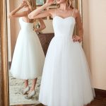 Tulle Short Wedding Dresses with Spaghetti-Strap Lace-Up Design