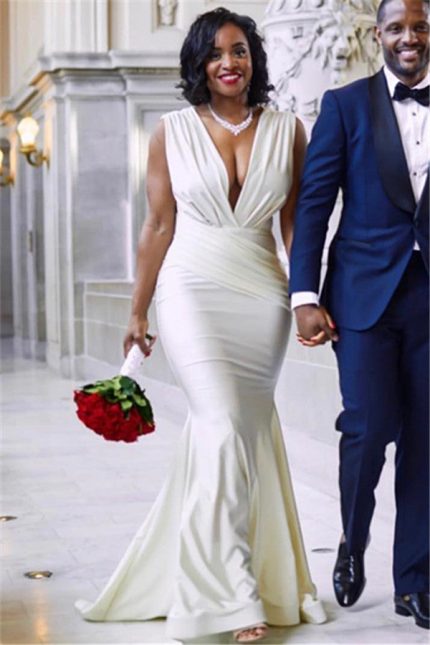 Long Deep V Neck Sleeveless Straps Mermaid Wedding Dresses Stylish