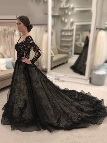 Long Sleeves Bride Dresses Lace Black Wedding Dresses V-Neck Style