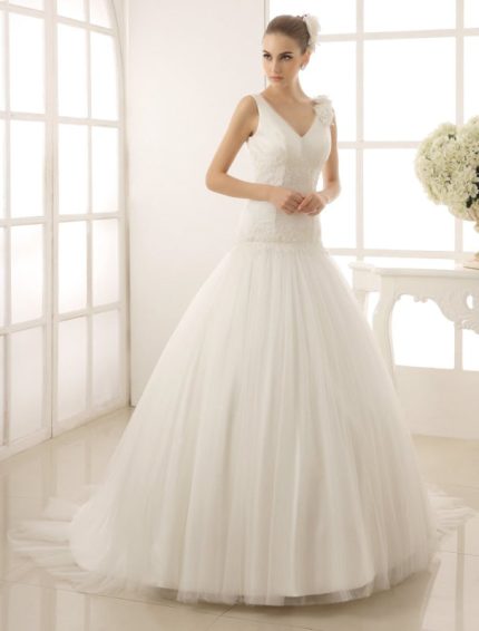 Mermaid Brides Wedding Dress with Flowers Detailing V-Neck Style