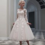 Ivory Long Sleeve Lace Appliques Short Wedding Dress Vintage Beauty