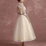 Vintage Short Lace Tulle Bridal Dress with Half Sleeves and V-Neck Classic Tea Length Gown