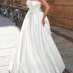 Vintage Strapless Sleeveless Natural Waist Satin Bridal Gown Classic Beauty