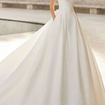 Vintage Wedding Dress with Train Halter Neckline and Sleeveless Design Traditional Elegance