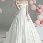 Vintage Chapel Train Sweetheart Neck Sleeveless Ruffles Satin Bridal Gown Elegant Vintage Style