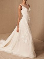 Vintage Jewel Neck Sleeveless Satin Bridal Gown with Raised Waist and Applique Vintage Glamour - Image 3