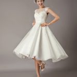 Vintage Short Lace Tulle Sequin Ivory Bridal Dress Classic Tea Length Beauty