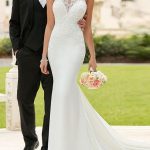 Simple Mermaid Bateau Neck Sleeveless Lace Appliqued Traditional Bridal Dress