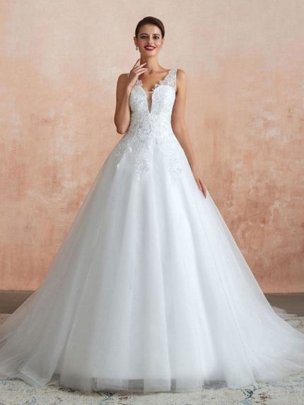 Classic V-Neck Princess Sleeveless Floor Length Tulle Bridal Gown with Train