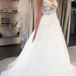 Graceful Jewel Neck Sleeveless Lace Flora A-Line Tulle Bridal Gown for Beach Wedding