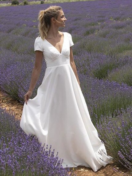 Gorgeous V-Neck Short Sleeves Buttons Floor Length Bridal Dress with Train