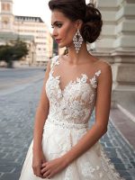 Romantic Jewel Illusion Neck Sleeveless A-Line Lace Flora Applique Bridal Gown with Train - Image 3