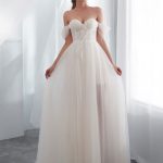 Gorgeous Tulle Ivory Off The Shoulder Sweetheart Beach Bridal Dress with Train