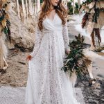 Stunning V-Neck Long Sleeves Floor-Length Ivory Lace Bridal Gown with Train
