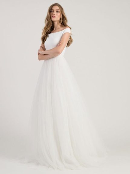 Beautiful White A-Line Tulle Bridal Dress with Pleated Natural Waistline