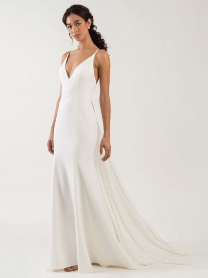 Stunning White Mermaid Bridal Dress with Spaghetti Straps Satin Fabric V-Neck and Ruffles