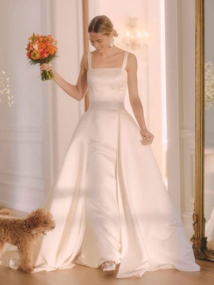 Graceful White Floor-Length Bridal Gown with Applique Illusion Neckline and Sleeveless Design