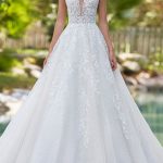Graceful White Lace Off-Shoulder Floor-Length Bridal Dress with Applique and Train