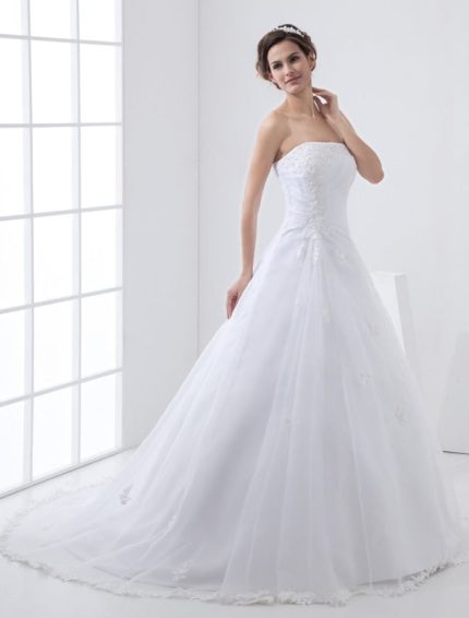 Enchanting White Lace Tulle Bridal Dress with A-Line Silhouette and Court Train